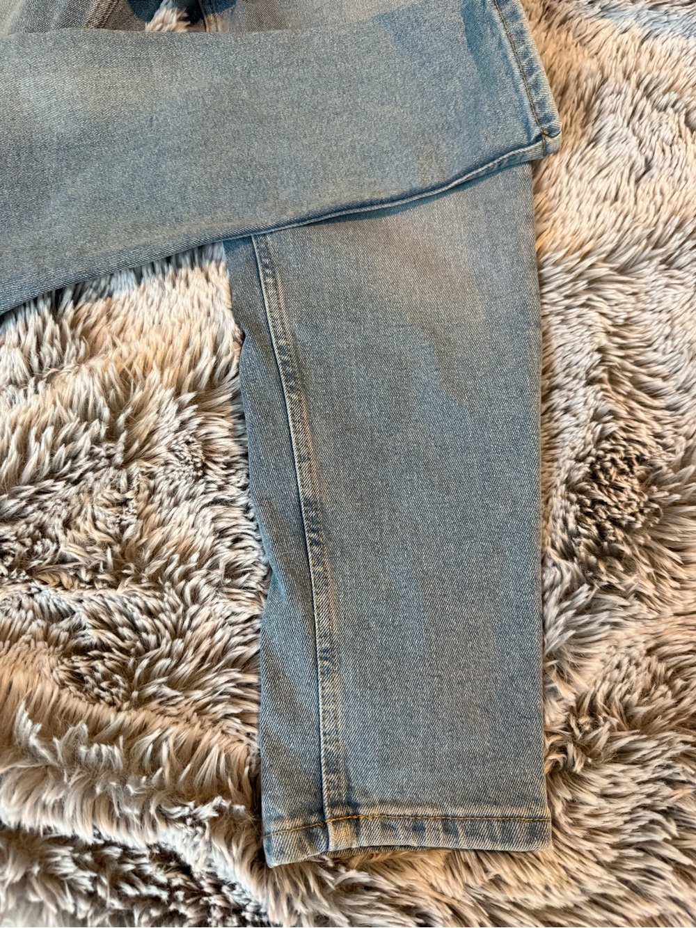 H&M Light Blue High-Waist Jeans - Picture 2 of 4